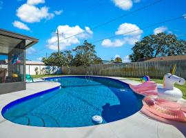 Хотел снимка: Ixora16 Heated Pool, mins to beach, airport, USSSA, Cruise Port, 1h to Disney