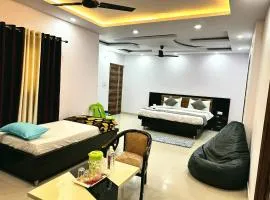 Hotel Pink Paradise, hotelli kohteessa Gorakhpur