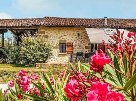 Hotel Foto: Beautiful Home In Armillac With House A Panoramic View