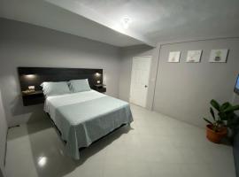 รูปภาพของโรงแรม: Habitación cerca del aeropuerto #1