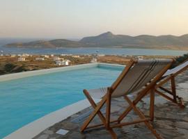 호텔 사진: Stunning Antiparos Villa | 3 Bedrooms | Villa Kamino | Breathtaking Sea Views & Private Infinity Pool | Agios Georgios