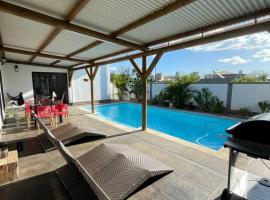 酒店照片: 4 bedrooms house at Pointe aux Sables 800 m away from the beach with private pool terrace and wifi