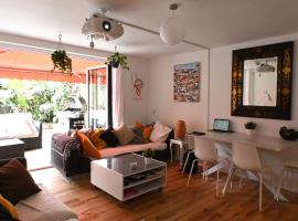 호텔 사진: 3-Bed House with Amazing Garden