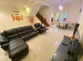 Photo de l’hôtel: 139 Homestay 13 Mins From kuching Airport Baby Friendly Spacious Home