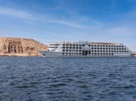 Hotel fotografie: Steigenberger Omar El Khayam Nile Cruise - Every Monday from Aswan for 07 & 04 Nights - Every Friday From Abu Simbel for 03 Nights