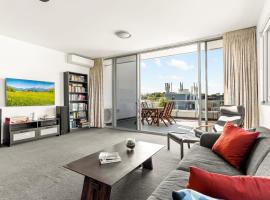 Hotel Foto: Spacious 2-Bed with Two Balconies with City Views