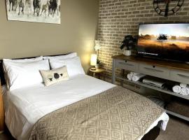 Hotel Photo: Charming, Cozy Apartment, 2 mins from the Beach