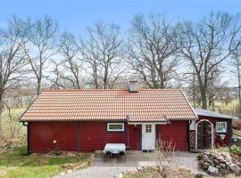 Hotel fotografie: Ekbacken - naturskön stuga med närhet till havet