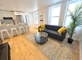 Хотел снимка: Gorgeous Renovated 3 BedR Downtown 2mins to Metro!