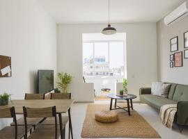 A picture of the hotel: Carmel Market Designed Apartment with Balcony