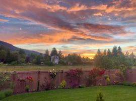 Hotel kuvat: Mount Si Views Downtown North Bend