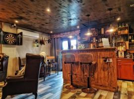 صور الفندق: The Pub - Unique & Authentic Experience - Free Parking!, 5 minutes from Airbus