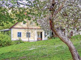 Foto do Hotel: Nice Home In Gerersdorf Bei Gssing With Kitchen