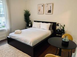 Fotos de Hotel: Pet-Friendly Lovely Studio #2, Balcony