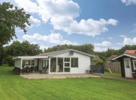 Hotel Photo: Beautiful Home In Vinderup With Kitchen