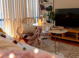 Hotel Photo: Cozy Suite in Heart of Downtown Toronto G3