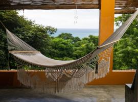 Perfect family home in Playa Maderas, готель у місті El Plantel