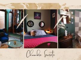 Фотография гостиницы: Maison d'hôte Les Notes Endormie Chambre Secrète