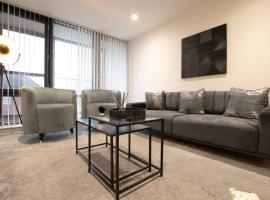 Hotel Photo: Luxury City Centre Apartment (Monthly Booking)