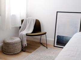 Foto do Hotel: Your home on Smith St Collingwood (With Parking)