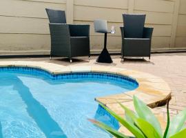 Essence Lifestyle Self-Catering Accommodation - 1523 Hochland Park, hotel in Windhoek