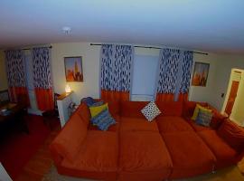 Hotel Photo: Near DC, Outlets, Museums, Restaurants *4BR2BA*
