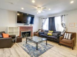 酒店照片: Oxon Hill Rental about 3 miles to MGM National Harbor