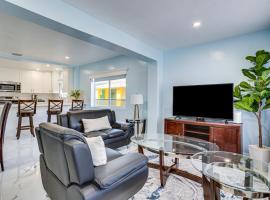 Hotel Photo: North Miami Home with Central AandC Walk to Beaches!