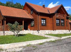 Photo de l’hôtel: Family friendly house with a parking space Otocac, Velebit - 20654