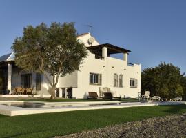 รูปภาพของโรงแรม: Casa Rural Montepadron / ESTEPONA