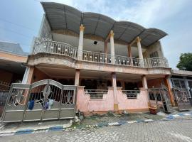 Hotel Photo: SPOT ON 93755 Siwalanpanji Homestay Syariah