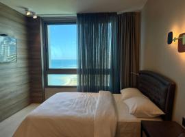 Hotel Photo: Sea Breeze Studios