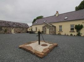 Hotel Foto: Old Scragg Farm Cottage in the Irish Countryside