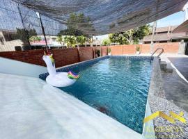 Foto di Hotel: 【New】HosehVilla • PrivatePool • MelakaTown • 11Pax