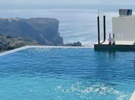 Hotel fotografie: Increible villa con vistas al mar desde la piscina by Alterhome