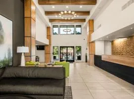 Oxford Suites Redding