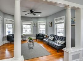 מלון צילום: Modernized Historic Apt, Walk to Downtown Cranston