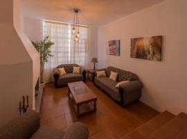 Hotel Photo: Charming 3-Bed House in Chihuahua