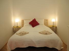 Zdjęcie hotelu: Lovely Renovated Apartment Top 11 - Easy Self Check in