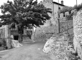 酒店照片: "Le pietre silenti" antica dimora del 1300'