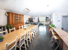 酒店照片: Groepsvakantie, familie accommodatie " de Smishoeve"