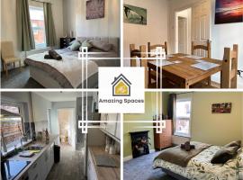 A picture of the hotel: Spacious 2-Bedroom House In Stockton Heath With Free WiFi By Amazing Spaces Relocations Ltd