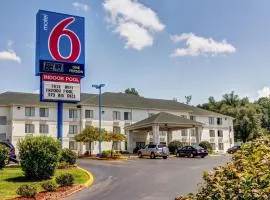 Motel 6-Columbia, MO - East