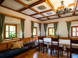 Hotel Photo: Traditional homestead Guhar in Radovna