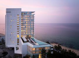 A picture of the hotel: SEAMARQ HOTEL