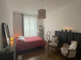 होटल की एक तस्वीर: Bed and Breakfast 2 chambres, 1 salle d'eau - Centre Versailles