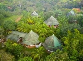 Eco-Lodge Deseo Bamboo, hotel in Santa Catalina