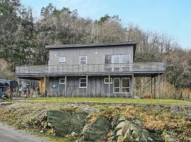 Hotel kuvat: 4 Bedroom Gorgeous Home In Lindesnes