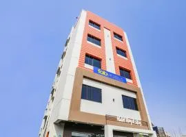 FabHotel Royal Stay - Beltarodi