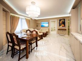 A picture of the hotel: Paradise Center King Suite